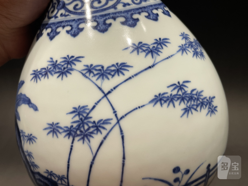 清乾隆 青花竹石芭蕉图玉壶春瓶 - 图7